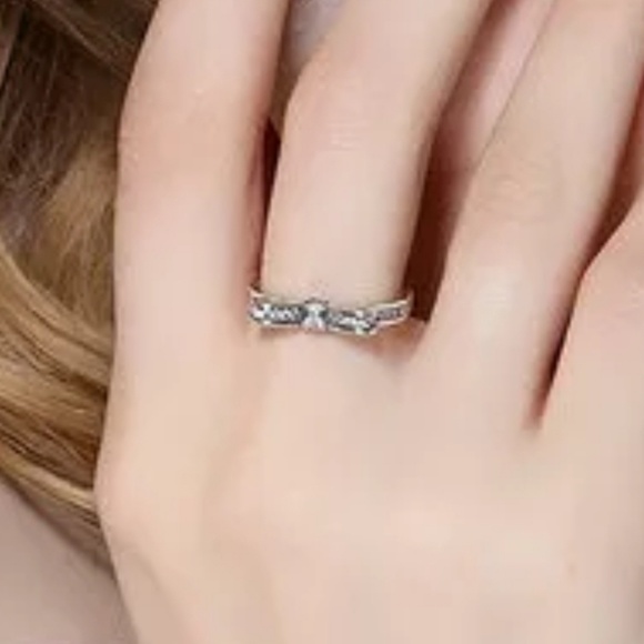 .925 Sterling silver bow ring with zircon pave - Picture 3 of 6